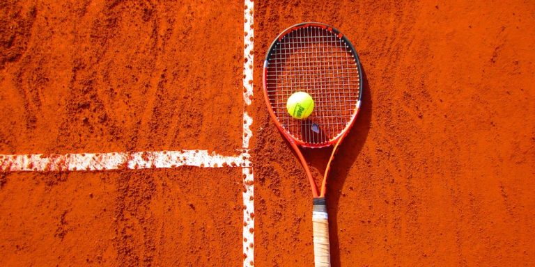 How to Choose Your First Tennis Racket